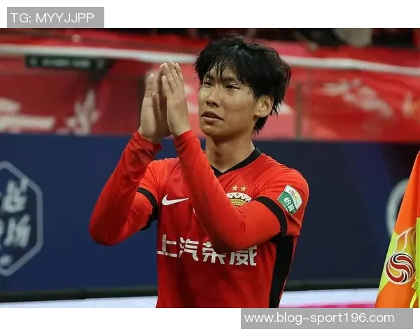 祝海港足球俱乐部球员李新翔生日快乐愿他在新的一岁里更进一步